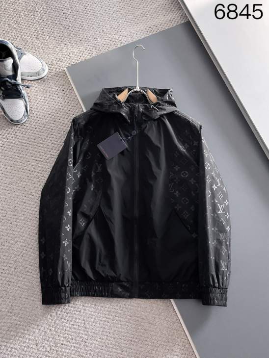 Picture of Louis Vuitton Jackets _SKULVM-3XL25cr0232093